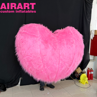 Cœur gonflable en peluche rose. Ballon cœur gonflable en peluche pour événement thématique à suspendre.