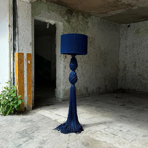 Lampe sur pied moderne LED E27 de <span class=keywords><strong>style</strong></span> bohème rétro avec base en métal et pompon tissé à la main - Product Image 1