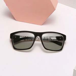 Lunettes de soleil polarisées photochromiques carrées UV400 pour hommes et femmes, avec logo personnalisé, à changement de couleur, pour la conduite - Product Image 3