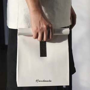 Sacs en papier blancs de luxe personnalisés avec logo imprimé en gros pour le commerce de détail et les cadeaux - Product Image 3