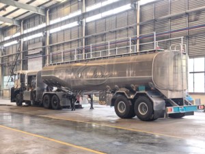 Camion distributeur de carburant pour avions de 50 000 litres, véhicule mobile de ravitaillement aérien de 45 m3 - Product Image 3