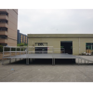Escenario Portátil Flexible de 4 pies x 8 pies, Ligero, con Patas de Aluminio para Exteriores, Fácil de Montar, Superficie Antideslizante - Product Image 1