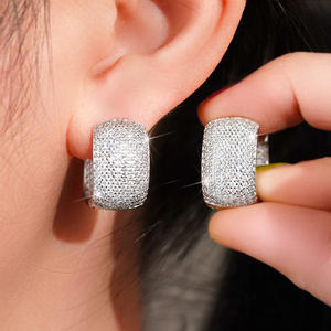 Boucles d'oreilles manchette de luxe en argent 925 avec micro-incrustation de diamants ronds pour un usage quotidien, bijoux unisexes - Product Image 3