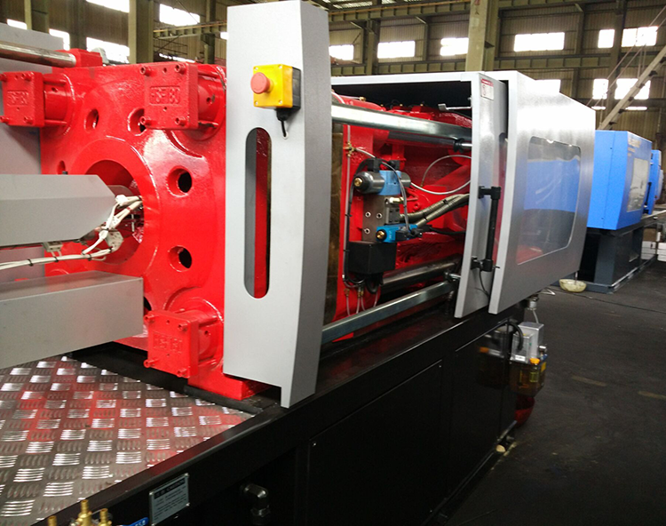 Injection Machine de Moulage de Chaise En Plastique de Capsulage de Bouteille de Chapeau DE Tuyau De PVC Faisant La Machine