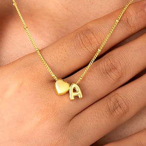 Nuovo arrivo pendolarismo giornaliero popolare catena di clavicola in rame dolce cuore d'oro con 26 lettere collana regalo per donna - Product Image 1