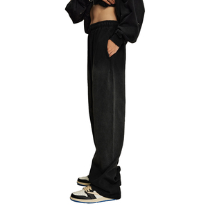 กางเกงวอร์มผู้ชายแบบสกรีนโลโก้ สไตล์ลำลอง ทรงตรง เอวปกติ ใส่สบาย มีกระเป๋า เหมาะสำหรับใส่ในชีวิตประจำวัน - Product Image 1