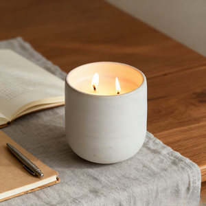 Bougie parfumée en céramique artisanale-Bougie en cire de soja personnalisable dans un pot en poterie artisanale pour la décoration intérieure et les célébrations festives - Product Image 2