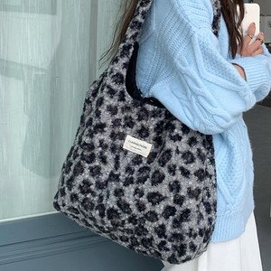 กระเป๋าโท้ทลายเสือดาวสำหรับผู้หญิง กระเป๋าสะพายไหล่ความจุขนาดใหญ่พร้อมกระเป๋าซิป สีน้ำตาลและสีเทา ฤดูใบไม้ร่วง 2024 - Product Image 3