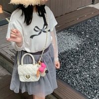 Sac bandoulière mini tendance pour enfants et femmes, sac à main mignon et enfantin avec chaîne, petit sac fourre-tout pour les sorties quotidiennes