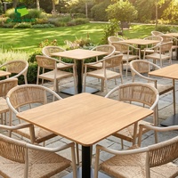 Nouvelle table d'extérieur durable SCB, résistante aux intempéries, surface de table 70*70cm, idéale pour l'utilisation en extérieur, dans les jardins, les cafés, l'hôtellerie-restauration.