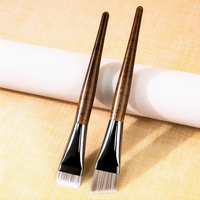 Pinceau de maquillage ultra-fin sans couture en fibres synthétiques avec manche en bois pour fond de teint, anticernes et base