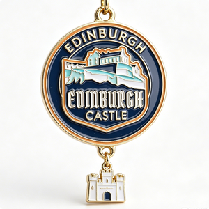 Pendentif Souvenir en Métal Émaillé Dur du Château d'Édimbourg, Breloque Circulaire Plaqué Or avec Mini Château Suspendu - Product Image 2