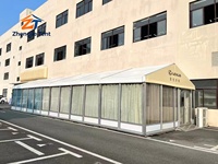 Tente de réception de luxe en verre transparent avec structure en aluminium, résistante aux intempéries, pour salles d'exposition, salons automobiles, présentoirs de marques et salons VIP