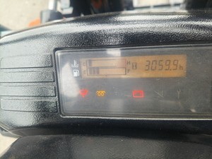 Montacargas Diésel Mitsubishi FD50 Nuevo, 3-10 Toneladas, Mástil de Tres Etapas, Tracción Delantera Todoterreno, Capacidad de Subida de 30% - Product Image 3