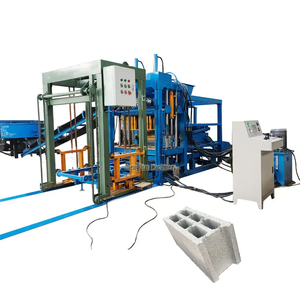Macchina per la Produzione di Blocchi di Cemento QT4-18 per l'Arabia Saudita / Macchina per Mattoni Autobloccanti per il Nepal - Product Image 1