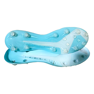 Semelles de chaussures de football pour hommes en TPU personnalisées en provenance de Chine, antidérapantes, imperméables, douces et durables, adaptées aux chaussures de football - Product Image 2