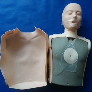 Mannequin de simulateur de <span class=keywords><strong>réanimation</strong></span> pulmonaire demi-corps en PVC CPR-100A Simple humain électronique avec Mannequin de lumière LED - Product Image 3