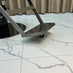 Silla de Peluquería Profesional de Hierro para Barberías y Salones de Belleza, Mueble de Altura Ajustable para Uso en Escuelas y Gimnasios - Product Image 6