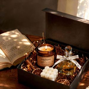 Caja de Aromaterapia Personalizada, Vela Artesanal de Cera de Soya Ecológica en Frasco, Set de Regalo para Damas de Honor de Boda - Product Image 1