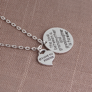 Collana <span class=keywords><strong>con</strong></span> Ciondolo a Cuore in Lega di Zinco ZRM Fashion <span class=keywords><strong>con</strong></span> Scritta '<span class=keywords><strong>Amore</strong></span> tra Nonna e Nipote' - Gioiello Unisex per Anniversario - Product Image 3