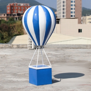Escultura de Globo Aerostático Hecha a Mano con Diseño de Rayas, Estatuas Duraderas de FRP para Decoración de Parques de Atracciones y Centros Comerciales - Product Image 1