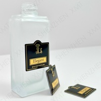 Autocollant en métal gaufré gravé en relief 3D pour emballage de parfum avec logo Plaque signalétique en aluminium Etiquettes d'emballage de décoration cosmétique