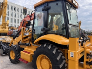 รถแบคโฮล้อเดอร์ JCB 3CX ใหม่ ขับเคลื่อน 4 ล้อ ประสิทธิภาพเสถียร โครงสร้างกะทัดรัด เหมาะสำหรับงานก่อสร้างในพื้นที่แคบ - Product Image 4