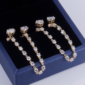 Pendientes de Oro Amarillo de 10k con Diamantes de Moissanita de Lujo de Messi Jewelry - Product Image 3