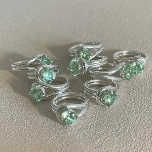 Bague en argent pur S925 de luxe léger, nœud, diamant de haute qualité incrusté, vert olive, design unique de niche, bague d'index, bagues tendance - Product Image 4