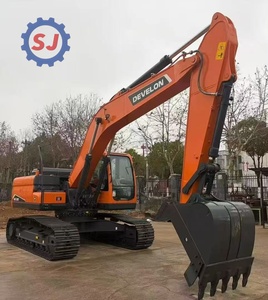 Excavadora de cadenas usada DEVELON DX210, excavadora hidráulica sobre orugas para movimiento de tierras en construcción y minería - Product Image 1