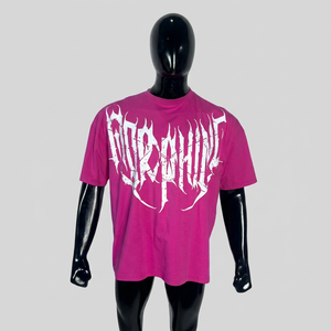 T-shirt rose à col rond et manches courtes pour homme avec imprimé lettres gothiques blanches, coupe unisexe oversize, en jersey de coton écologique et respirant - Product Image 1