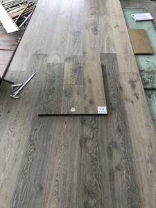 Parquet en chêne blanc européen massif, brossé, multi-couches, pour intérieur, fabriqué à Foshan - Product Image 5