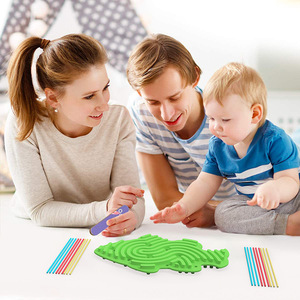 Bestseller: Tavola Sensoriale Educativa a Forma di Pesce per Bambini, Giocattolo Antistress in Silicone di Grado Alimentare - Product Image 2