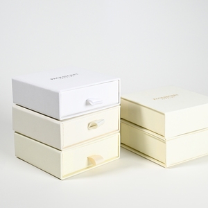 Boîte cadeau coulissante en carton écologique de luxe avec logo personnalisé pour bagues et colliers - Product Image 3