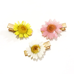 Accessoires d'été en résine de designer coréen personnalisé élégant mignon fait à la main vraie fleur pinces à <span class=keywords><strong>cheveux</strong></span> - Product Image 3