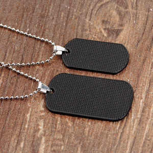 Collier avec pendentif en alliage de zinc noir avec inscription « Her King His Queen » de ZRM Fashion, cadeau d'anniversaire pour couple - Product Image 5