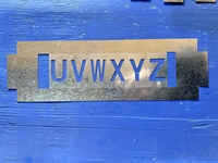 Pochoirs en métal découpés au laser en alliage d'aluminium ajouré réutilisables pour l'identification des équipements de peinture au pistolet