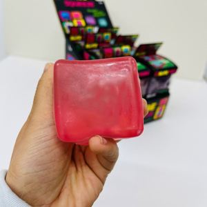 Lot de 60 jouets anti-stress en TPR transparent, à récupération lente, en forme de cube de gelée de 5,5 cm, extensibles et compressibles, pour enfants - Product Image 4