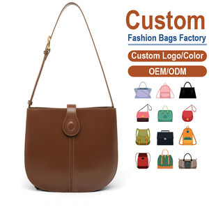 Sac à bandoulière en cuir véritable sophistiqué personnalisé, texture mate et grainée, style moderne et luxueux, logo personnalisé disponible - Product Image 1