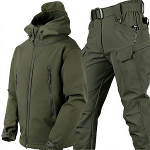 Muestra Gratuita: Conjunto de Chaqueta Softshell Impermeable con Forro Polar y Camuflaje Táctico para Hombre - Product Image 3