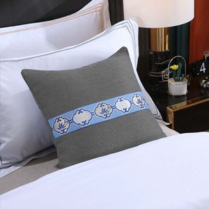 Runner per Letto Matrimoniale di Lusso Classico, Cuscini Decorativi per Hotel, Vendita Diretta dalla Fabbrica - Product Image 2