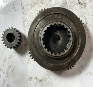ชุดเฟืองท้ายรถขุด Volvo EC460 รุ่น Travel Gearbox 2nd Planetary Carrier Spider พร้อมชุดเฟือง Sun Gear สำหรับอะไหล่รถขุด SA8230-35550 SA8230-35760 - Product Image 1
