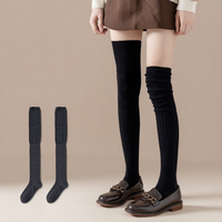 Chaussettes longues en acrylique de haute qualité pour femmes, au-dessus du genou, épaisses, chaudes, couleur unie, tricotées pour l'hiver, usage décontracté