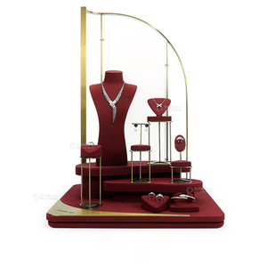 Conjunto de Exhibición de Joyería de Cuero Pu de Microfibra Oro Rojo Cepillado Logotipo Personalizado Diseño de Exhibición de Joyería de Lujo Soporte de Exhibición de Anillo de Boda - Product Image 6