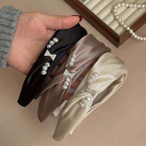 عصابة رأس نسائية لؤلؤية جديدة بعصابة رأس فراشة بحافة واسعة دبوس شعر عالي الجمجمة غطاء رأس فرنسي من الساتان عالي الجودة - Product Image 4