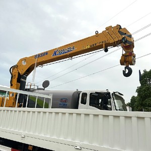 Grúa Montada en Camión Isuzu 4x2 con Pluma de Largo Alcance para Construcción, Elevación, Mantenimiento de Servicios Públicos y Manipulación de Carga - Product Image 1