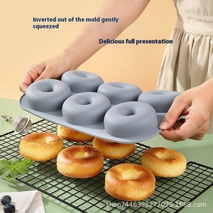 แม่พิมพ์โดนัทซิลิโคนเกรดอาหาร 6 ช่อง รูปทรงกลม สำหรับอบ ง่ายต่อการแกะออกจากแม่พิมพ์ ใช้กับเตาอบ ทำคุกกี้ เค้ก บรรจุในถุงและกล่อง ขายตรงจากโรงงาน - Product Image 5