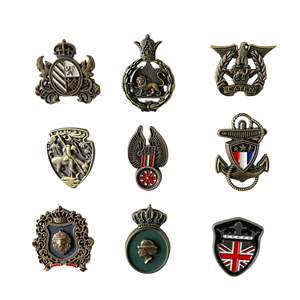 Ding Yi <span class=keywords><strong>Guess</strong></span> You Like Design Retrato de dibujos animados de Anime de Metal personalizado Insignia de hierro inoxidable Pin <span class=keywords><strong>Ropa</strong></span> Insignia de recuerdo Pin - Product Image 6