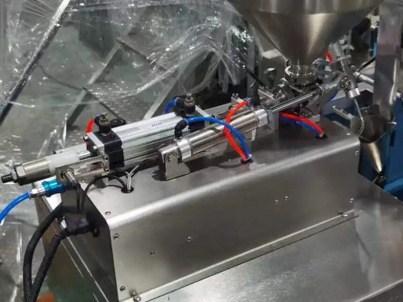 Çok İşlevli sj 1000 otomatik sıvı hindistan cevizi yağı makine hindistan cevizi yağı yemeklik yağ kese paketleme makinesi
