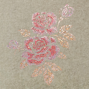 คริสตัลทรานเฟอร์แบบกำหนดเองสำหรับผ้าขนสัตว์ |   คริสตัลติดเสื้อผ้าแบบพรีเมียม กาวเหนียวแน่น ทนทานต่อการซัก สำหรับเสื้อถักและเสื้อสเวตเตอร์ - Product Image 2